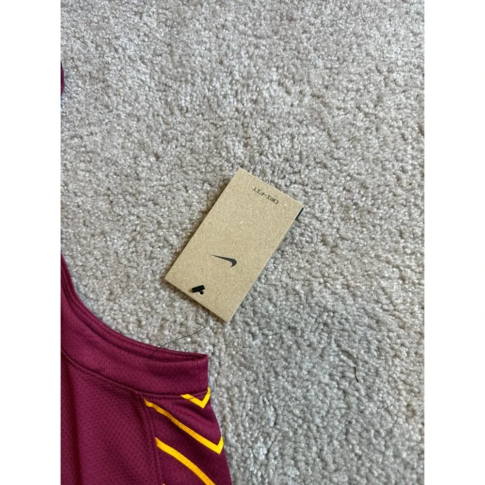 Loyola Chicago Ramblers Men’s Nike NWT Basketball Jersey Size Small